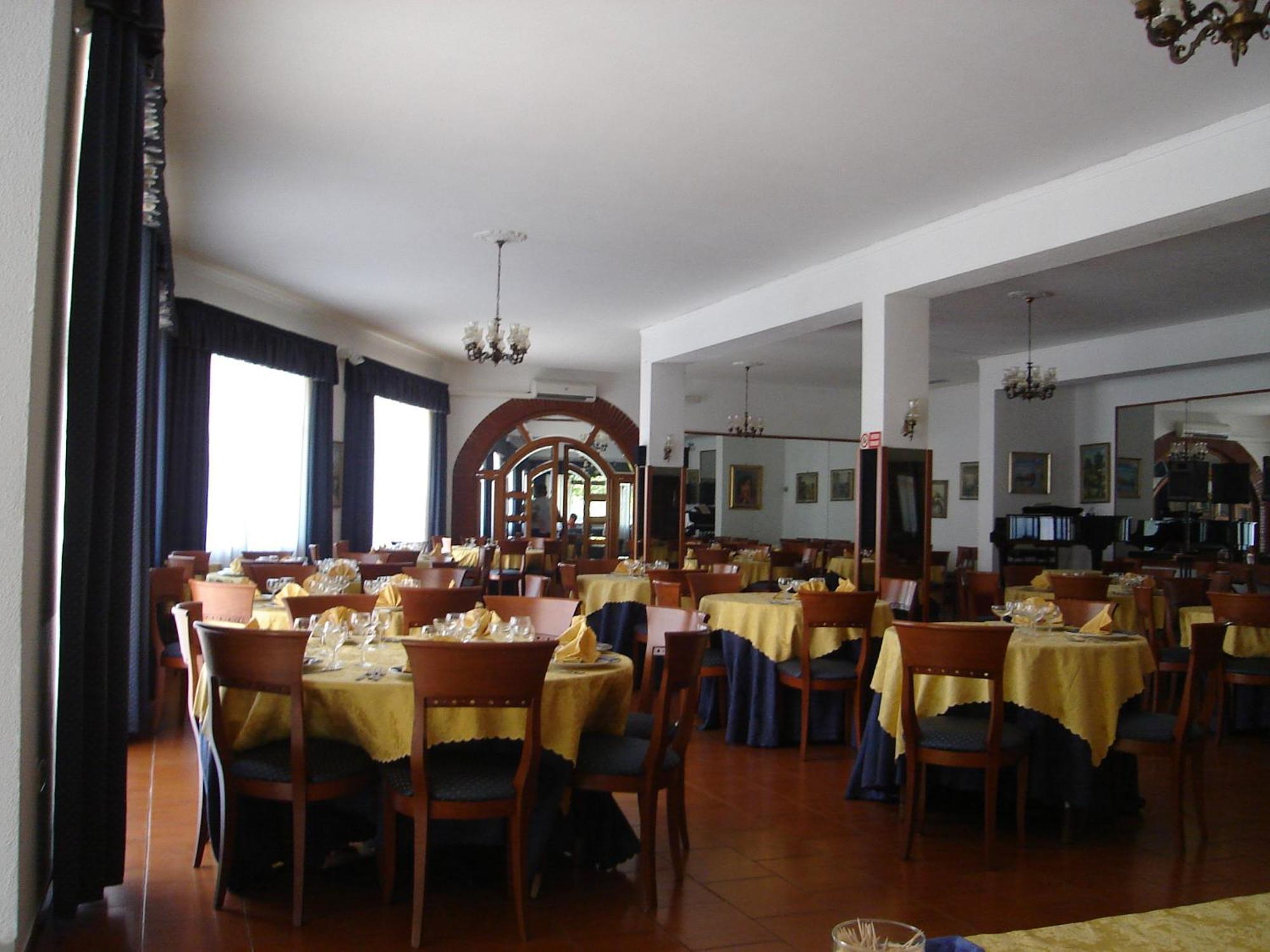 Hotel Eden แปร์ดิฟูโม ภายนอก รูปภาพ